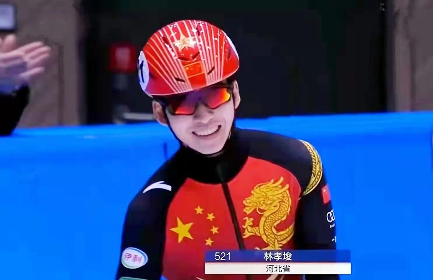 中国足球队的荣誉之路，勇往直前！